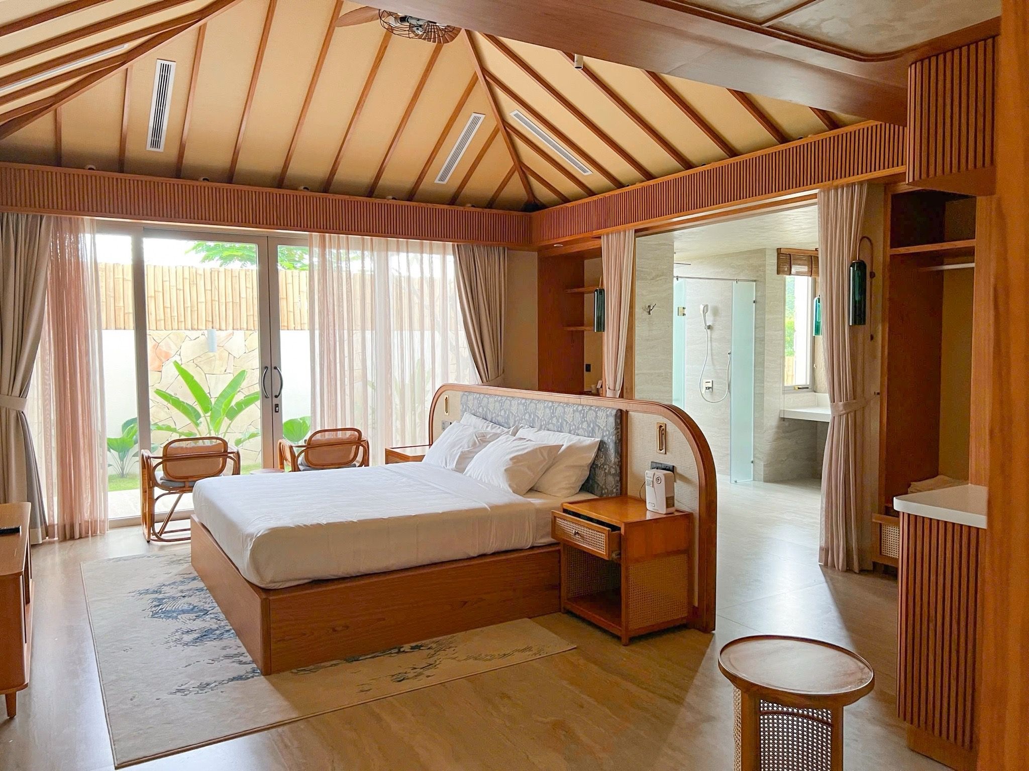 ENJOY 10% SAVINGS - STAY LONGER SAVE MORE